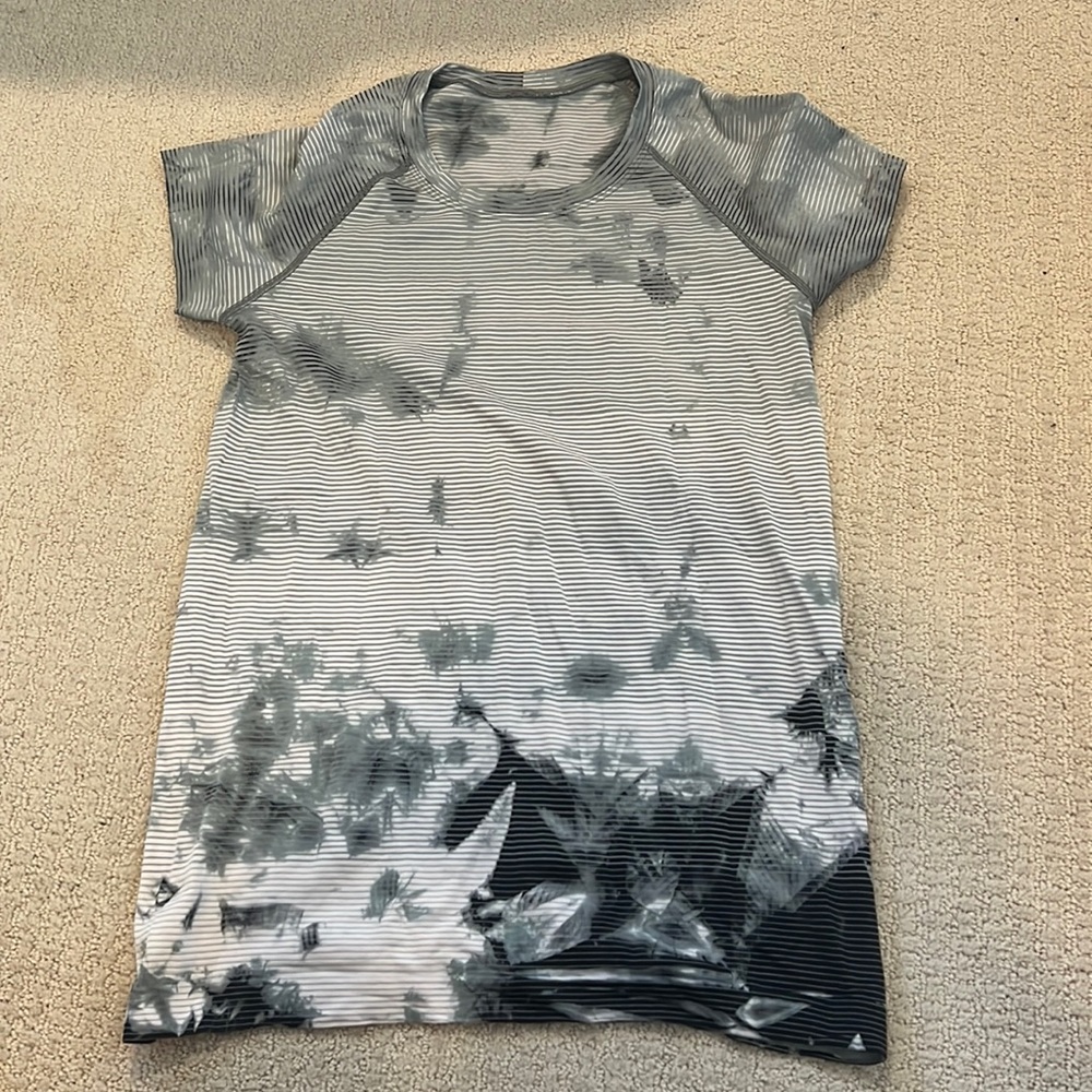 Lululemon swiftly tech